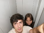 В кабине маленького лифта. Габариты кабины таковы, что в нее впритык помещаются два человека. (кликните для увеличения)