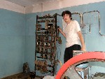 «Одноместный» лифт, 0.5 м/с, односкоростной. Я возле станции. (кликните для увеличения)