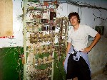 Я возле станции лифта с распашными дверями и нижним машинным (кликните для увеличения)